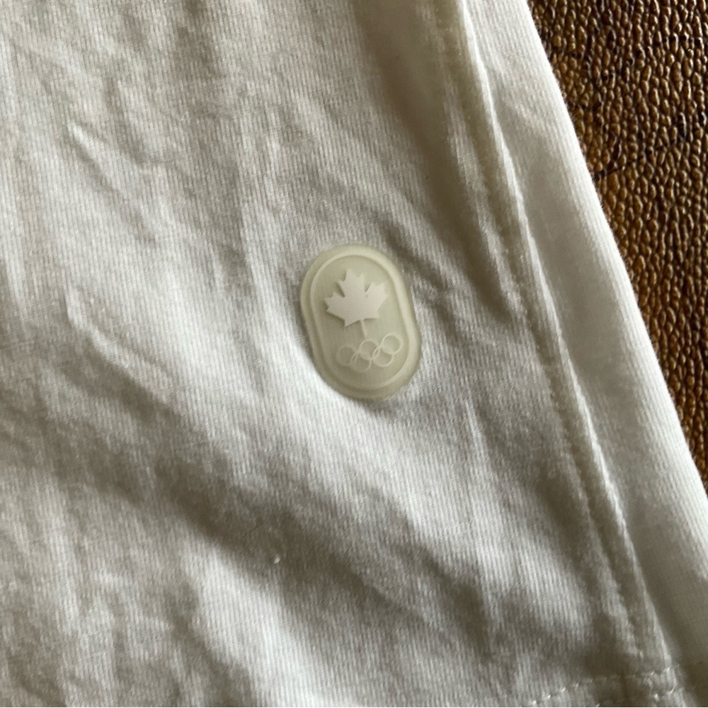Lululemon Love Crew t-shirt Team Canada - Picture 10 of 10